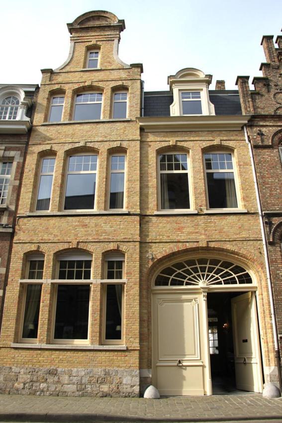 La Porte Cochere Ieper Exteriör bild